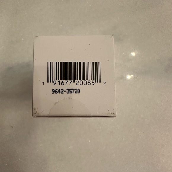 Alo Yoga Glow Oil - Picture 3 of 4